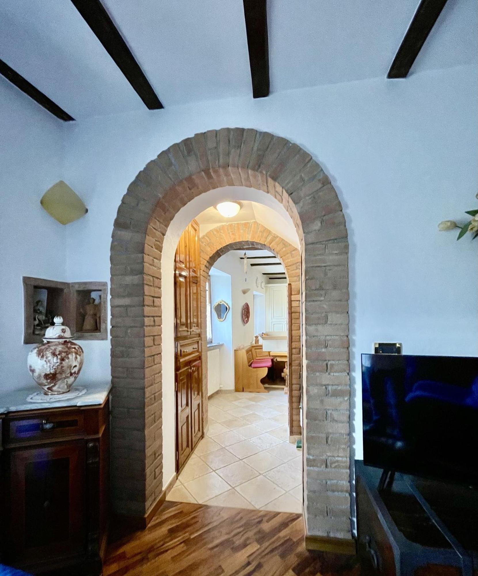Mazzetti Country House-Vita In Campagna Con Giardino Vimignano-Chiesa Exterior photo