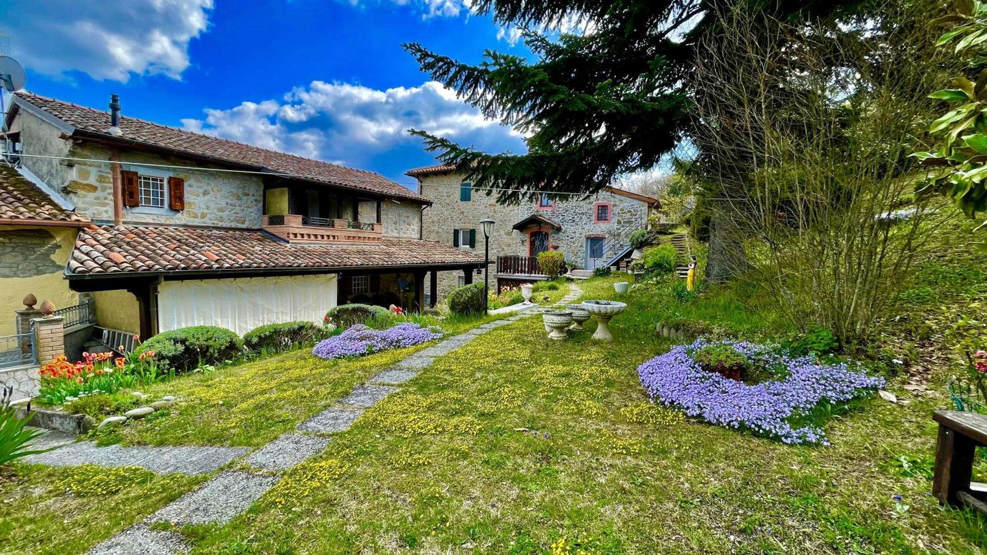 Mazzetti Country House-Vita In Campagna Con Giardino Vimignano-Chiesa Exterior photo